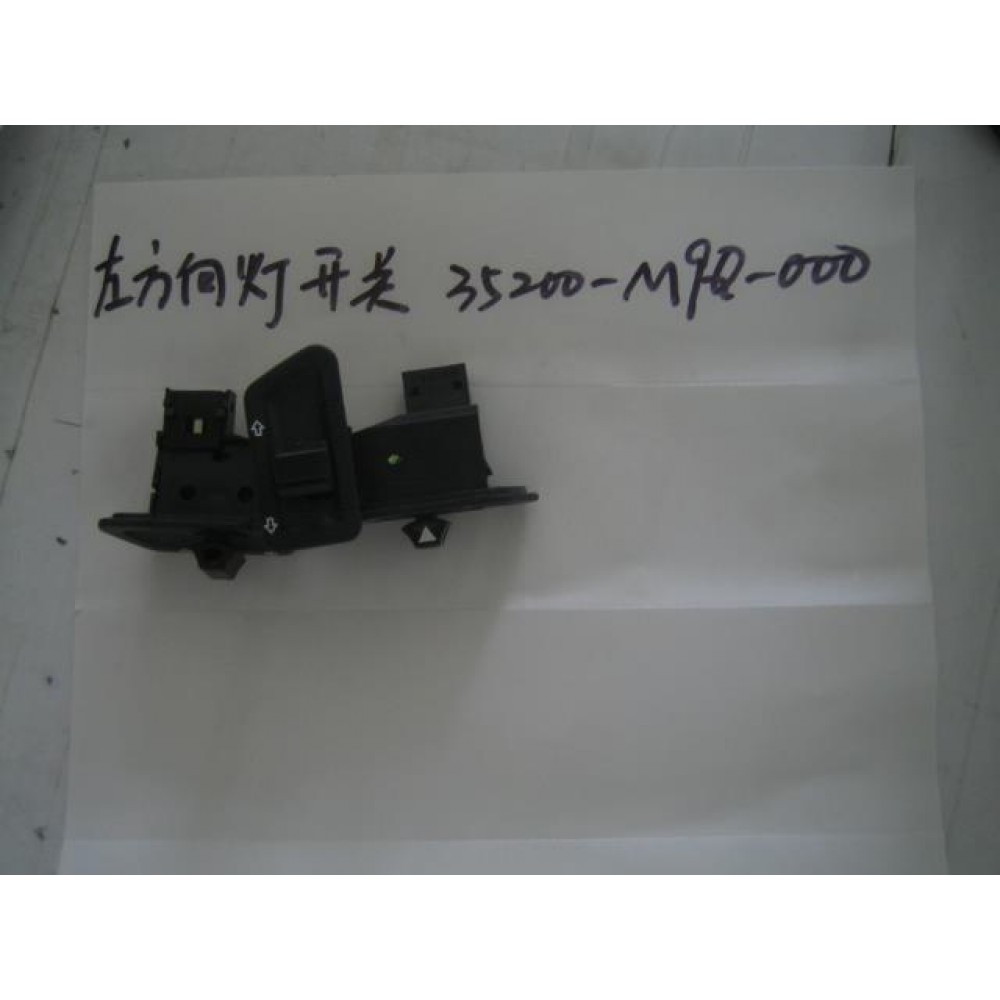 SYM HD 2 200 EFİ GRENAJ YAN KAPAGI YNKP SAG SYM HD 2 200 EFİ GRENAJ YAN KAPAGI YNKP SAG
